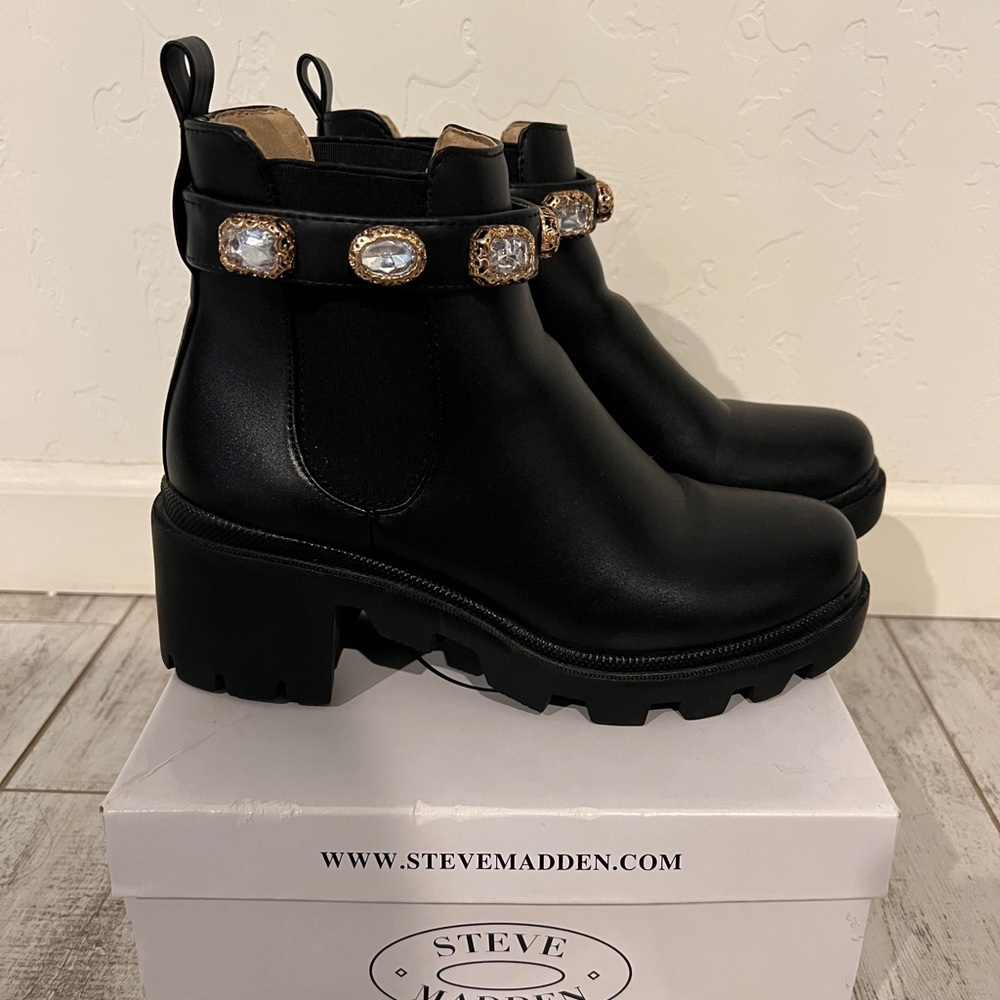 Steve Madden Women's Amulet Ankle Boot